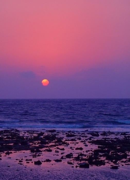 A spectacular Caribbean sunset, Tobacco Caye, Belize